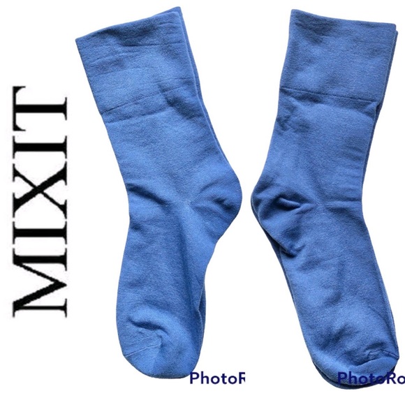 NEW MIXIT Crew Socks 1 PAIR Solid Blue Shoe Size 4-10 Women’s NWOT - Picture 1 of 9